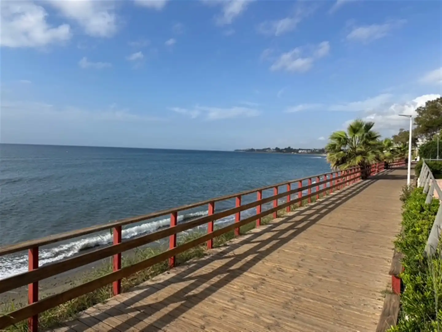 Vista exterior de Casa adosada en venda en Estepona