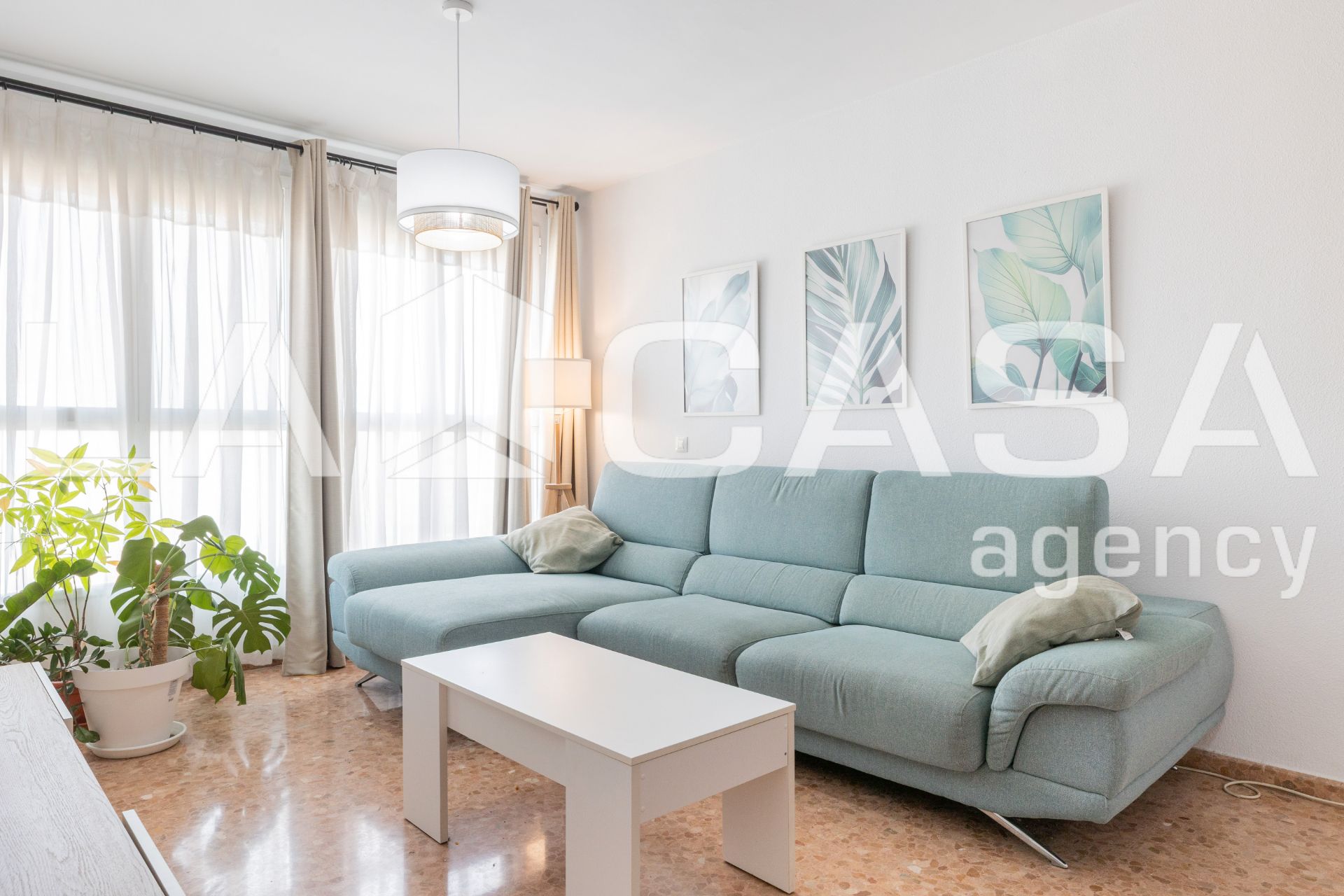 Sala d'estar de Pis en venda en  Valencia Capital amb Jardí privat, Traster i Moblat