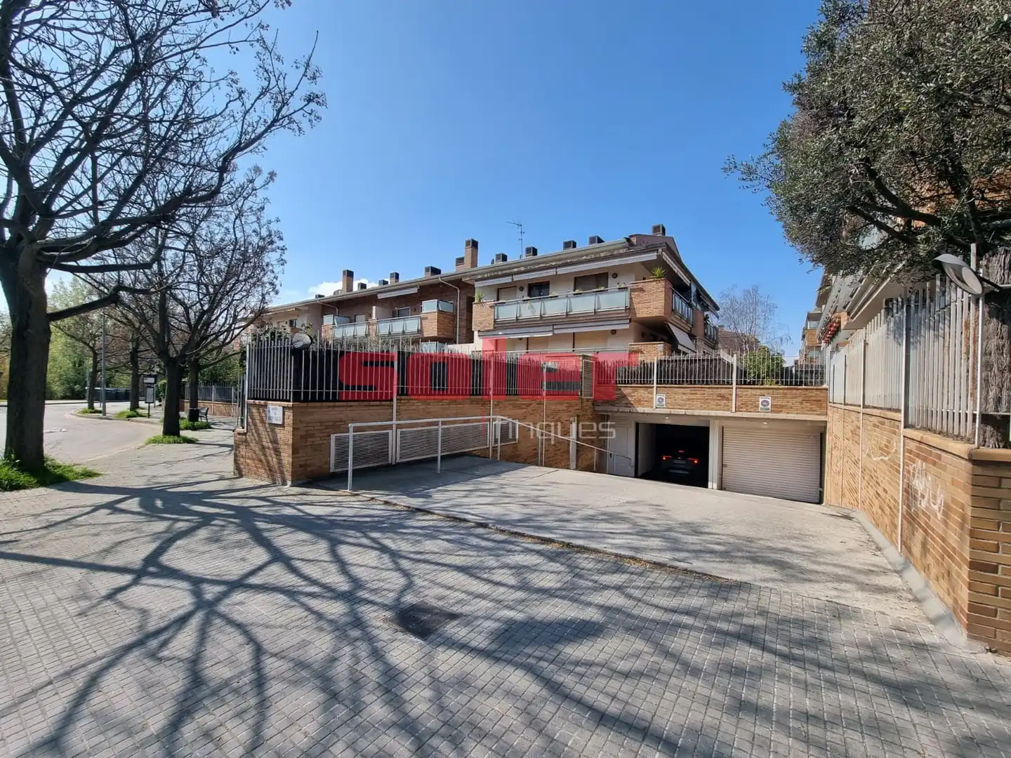 Außenansicht von Garage zum Verkauf in Sant Cugat del Vallès