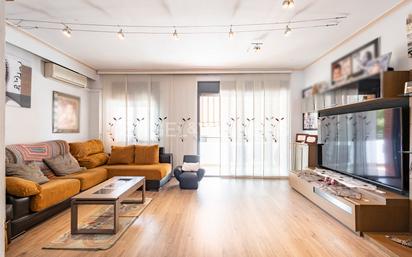 Sala d'estar de Apartament en venda en Viladecans amb Aire condicionat, Calefacció i Parquet
