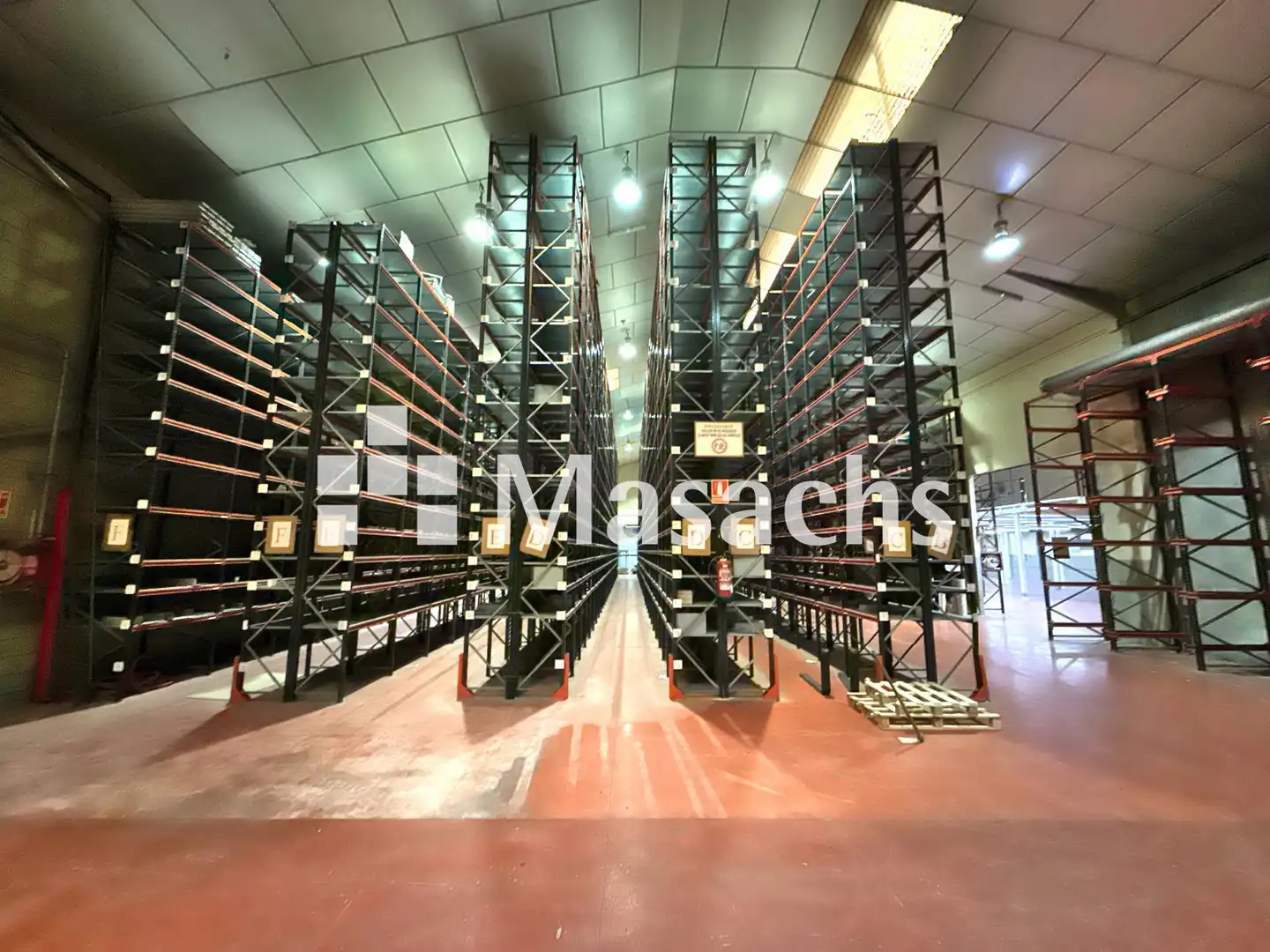 Nave industrial en venta en Martorell