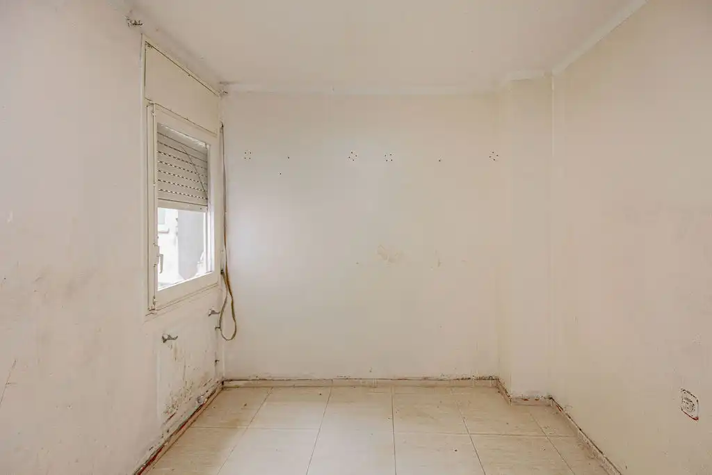 Habitación de Piso en venta en Salt con Alarma