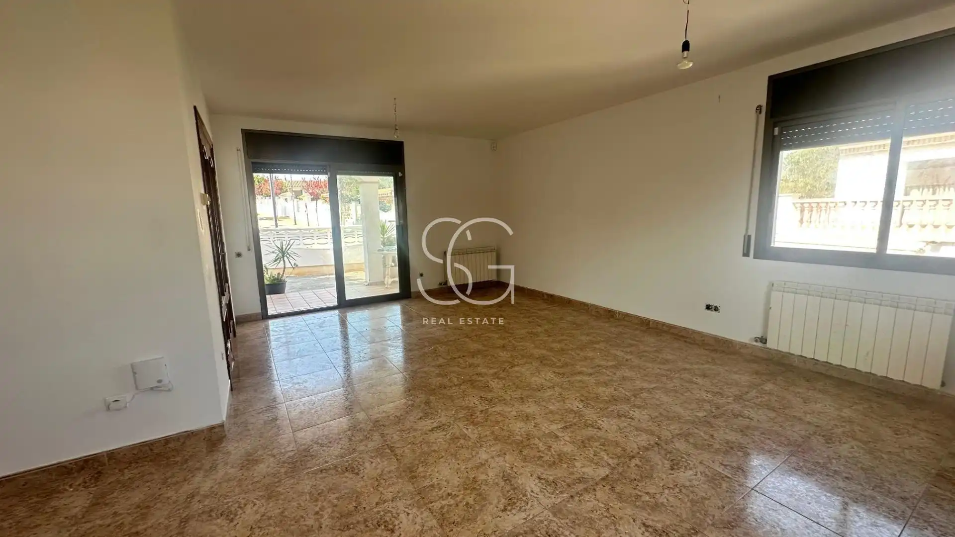 Casa aparellada en venda a Roda de Barà, imagen 2