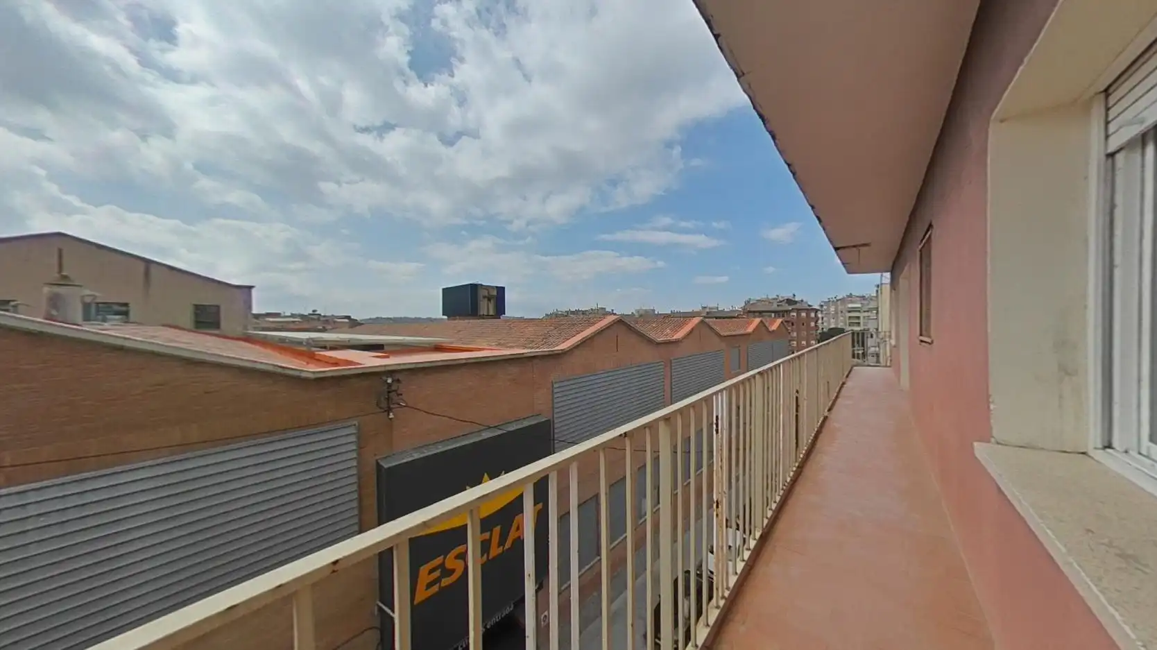 Vista exterior de Piso en venta en Terrassa con Calefacción