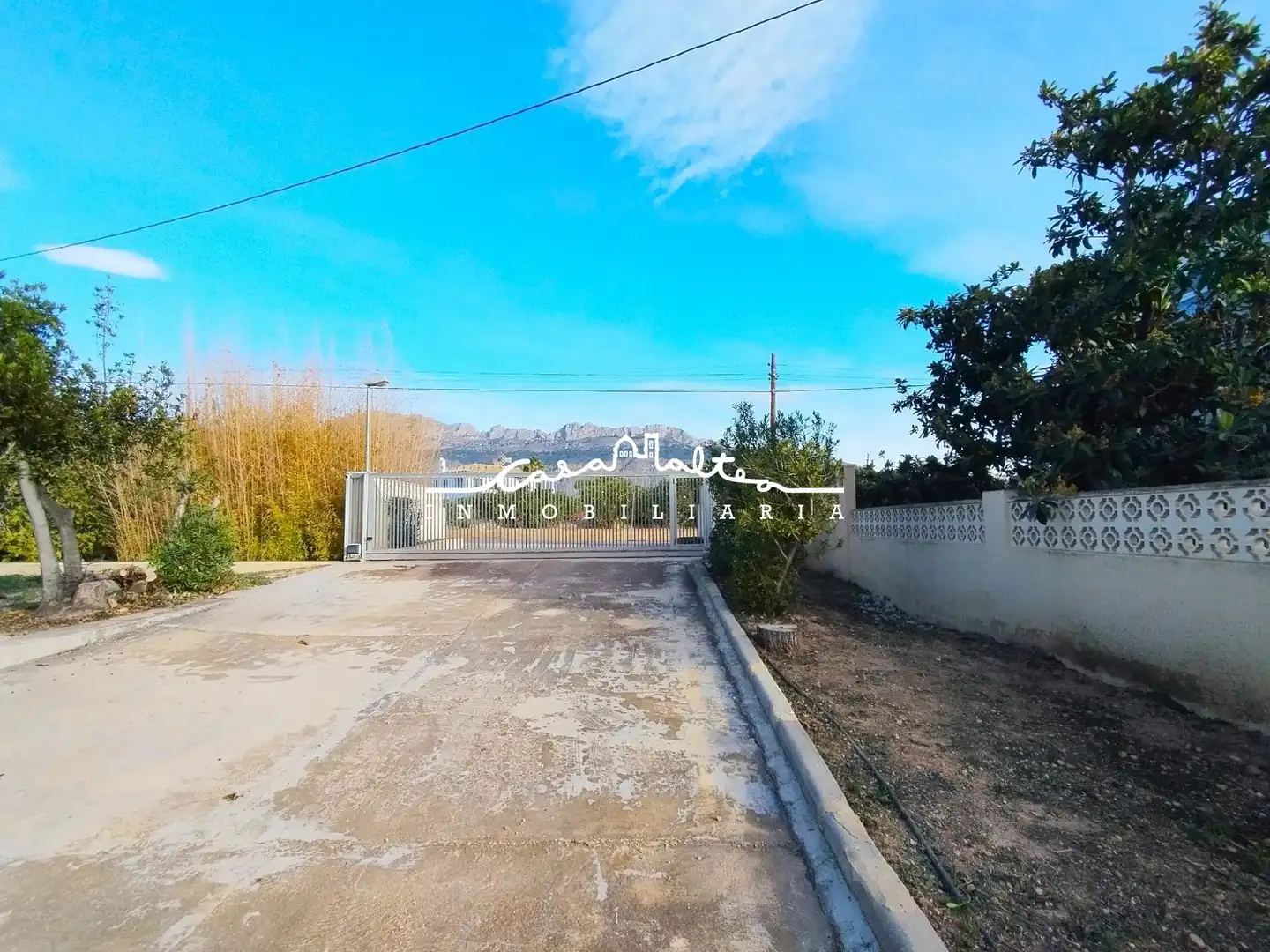 Vista exterior de Casa o xalet en venda en Ador amb Calefacció, Jardí privat i Terrassa