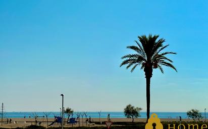 Vista exterior de Pis en venda en Empuriabrava amb Aire condicionat i Terrassa