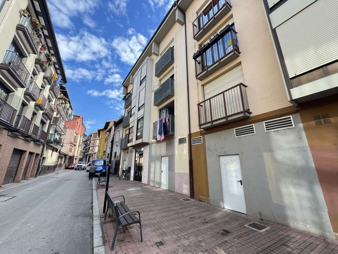 Vista exterior de Pis en venda en Zumarraga amb Calefacció, Traster i Balcó