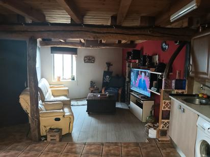 Sala d'estar de Casa adosada en venda en Zambrana amb Calefacció, Jardí privat i Terrassa