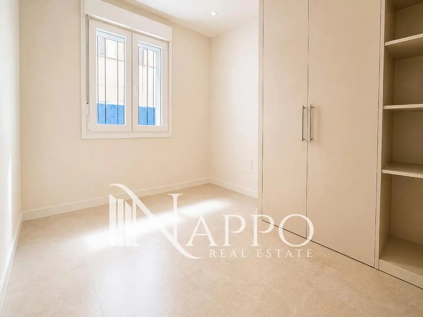 Bedroom of Flat for sale in Madrid  with Air Conditioner, Heating and Oven