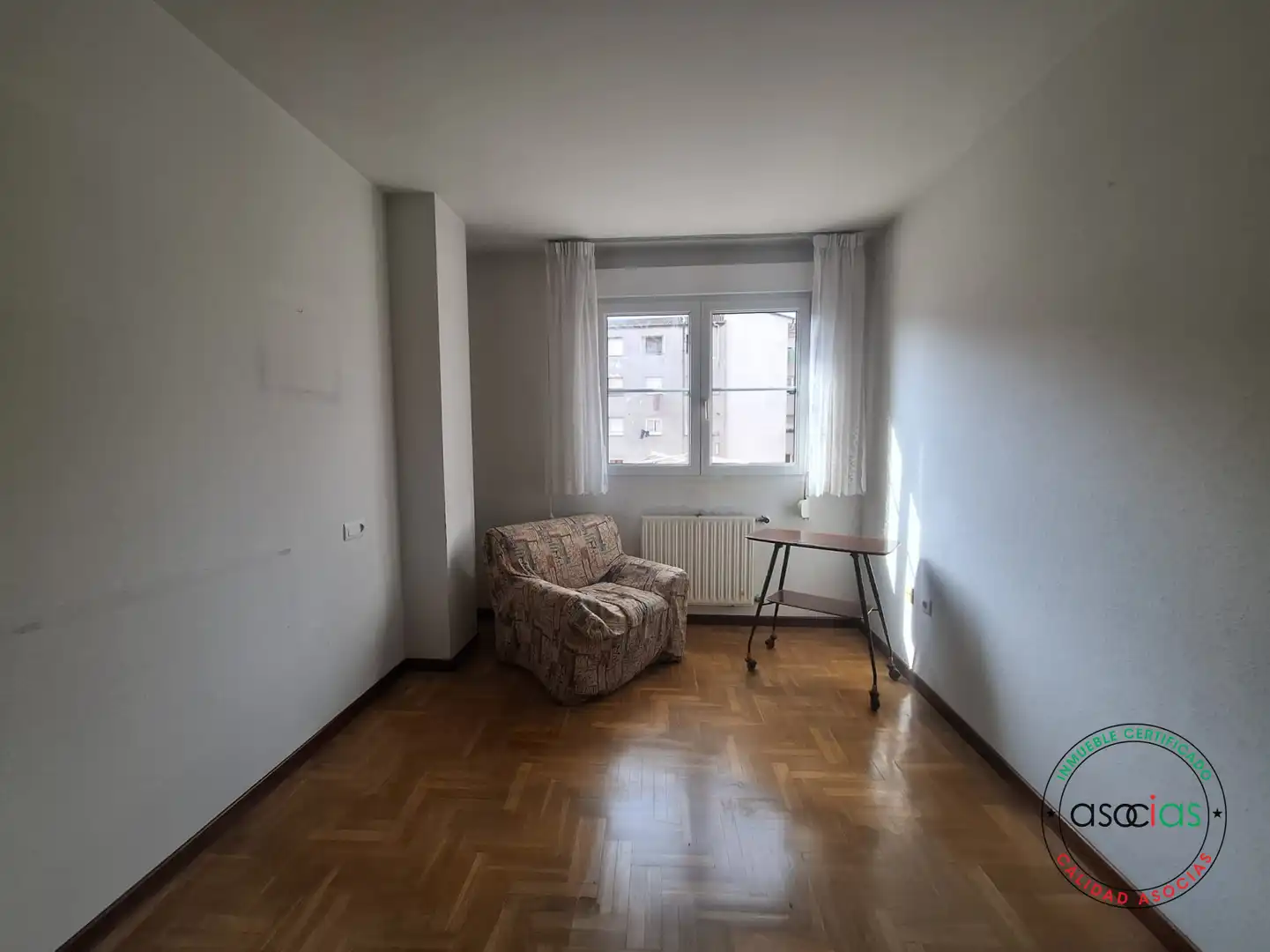 Habitación de Piso en venta en Gijón  con Calefacción, Parquet y Trastero