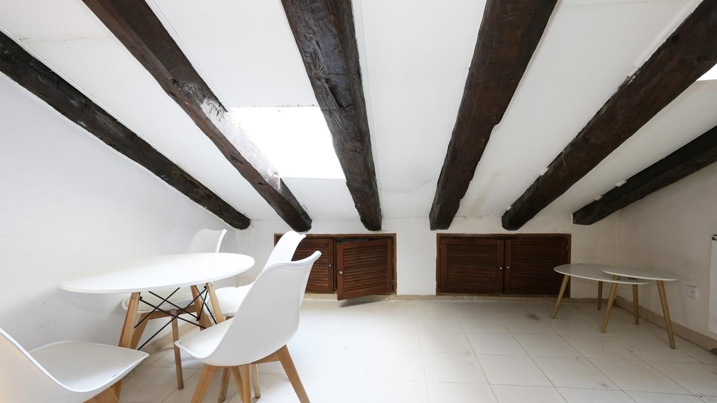 Flat for sale in  Madrid Capital  with Heating