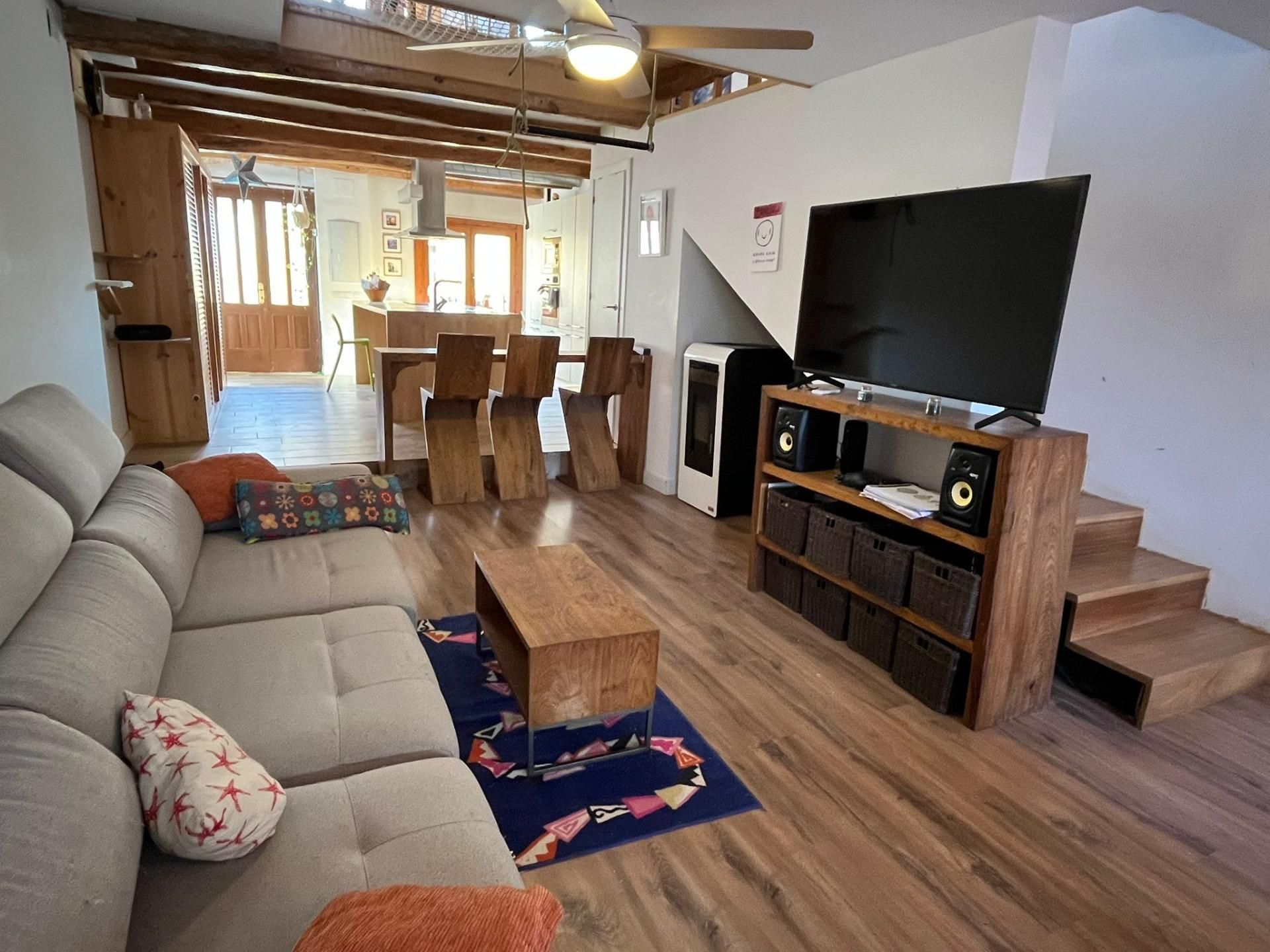 Sala d'estar de Finca rústica en venda en Ullastrell amb Aire condicionat i Parquet