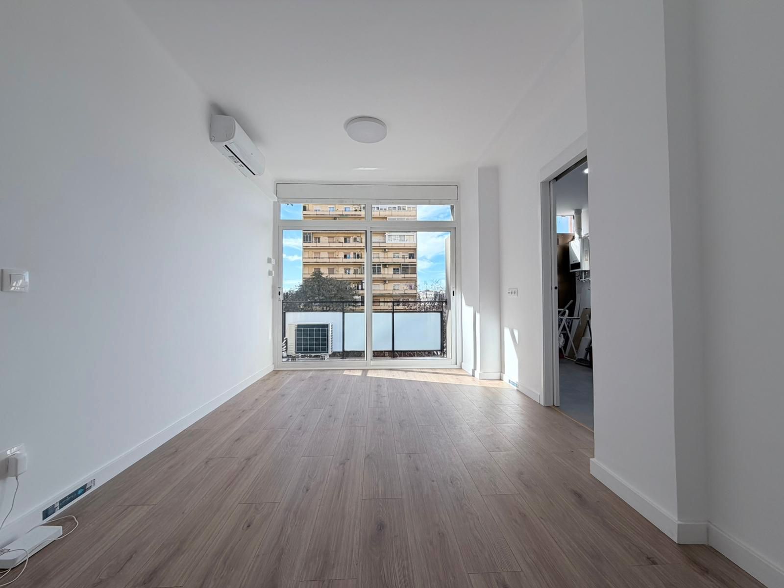 Dormitori de Pis en venda en  Barcelona Capital amb Balcó