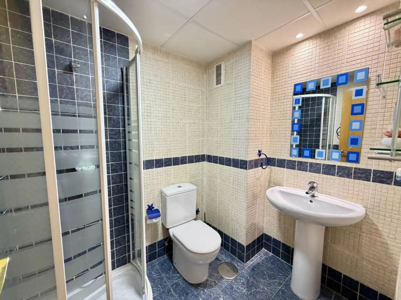 Bathroom of Detached homes for sale in Rincón de la Victoria  with Air Conditioner, Heating and Terrace