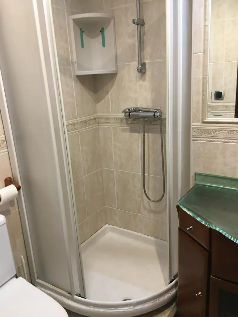 Badezimmer von Wohnung zum Verkauf in Alegría-Dulantzi mit Heizung, Parkett und Terrasse