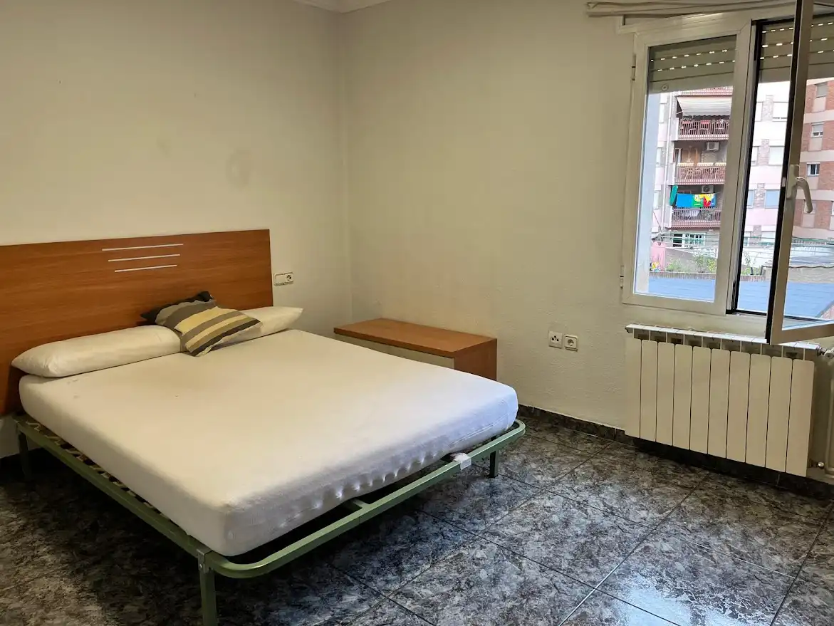 Habitación de Piso de alquiler en Lleida con Calefacción, Amueblado y Horno