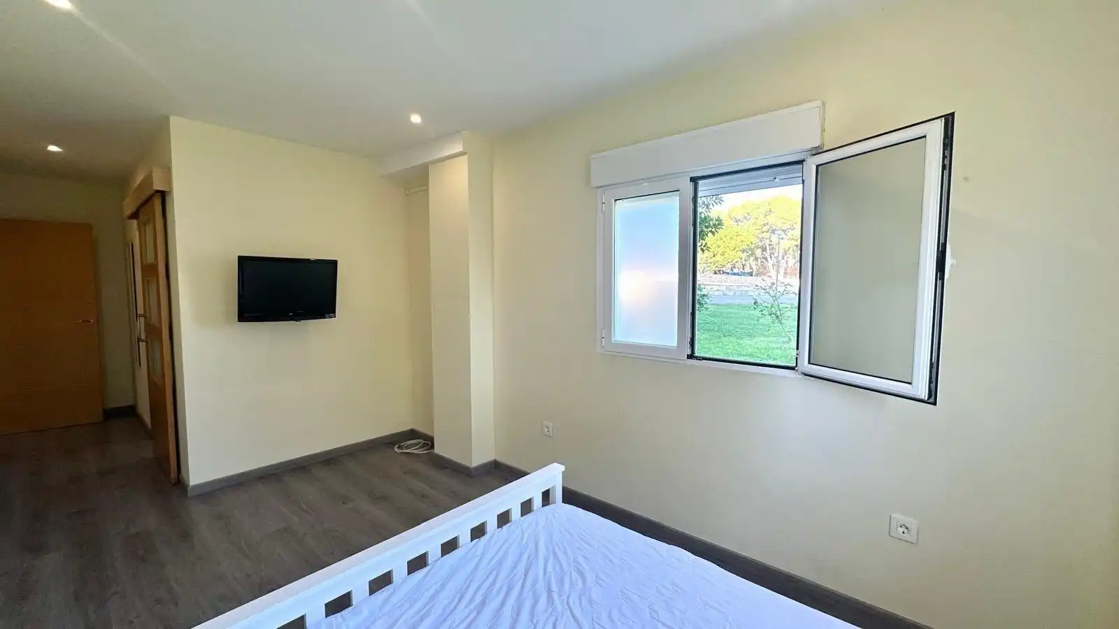 Dormitori de Apartament en venda en Orihuela amb Terrassa i Moblat