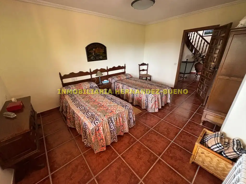 Dormitori de Casa o xalet en venda en Sequeros amb Calefacció, Jardí privat i Terrassa