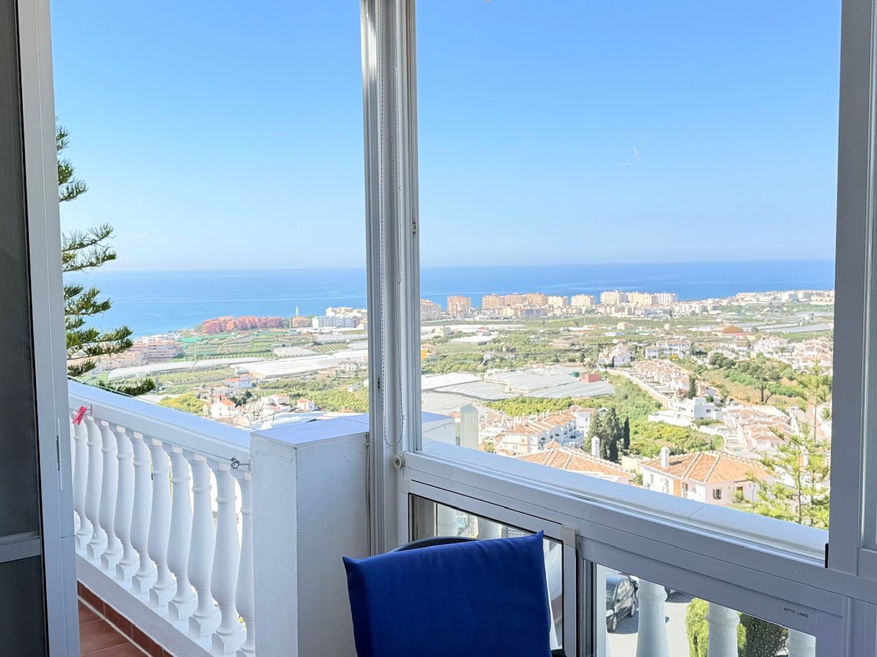 Dormitori de Apartament en venda en Torrox amb Piscina comunitària