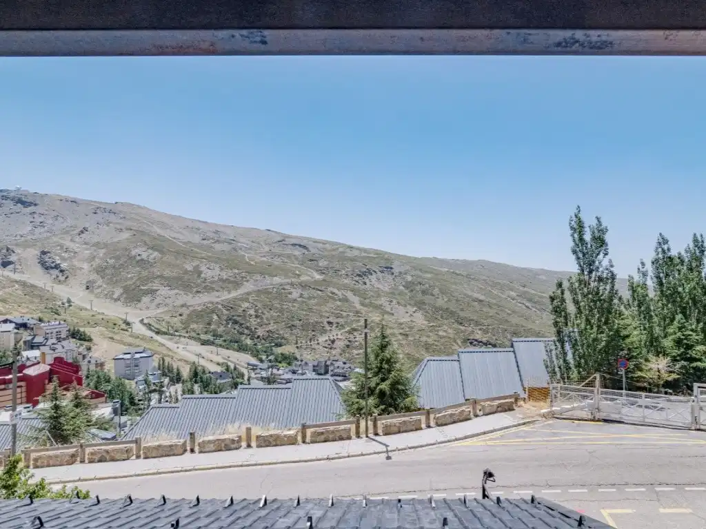 Vista exterior de Apartament en venda en Sierra Nevada amb Terrassa i Moblat