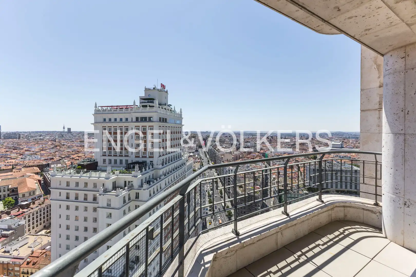 Außenansicht von Wohnung zur Miete in Madrid mit Heizung