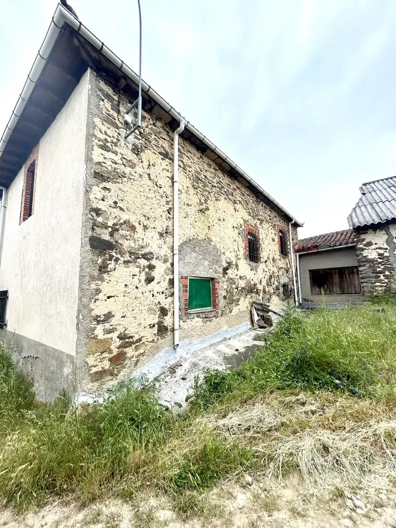 Vista exterior de Finca rústica en venta en Riello con Calefacción