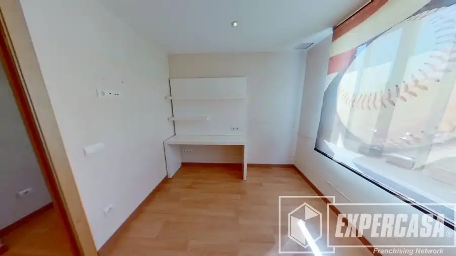 Dormitori de Pis en venda en Valencia amb Aire condicionat, Terrassa i Traster