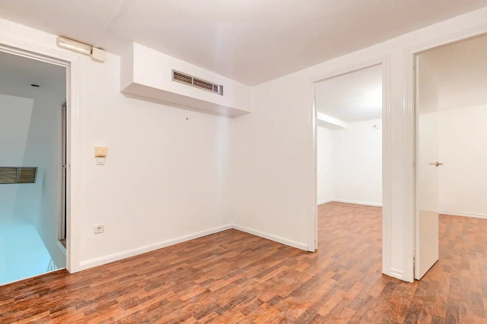 Commercial properties for sale in Fuenlabrada  with Air Conditioner, Parquet flooring and Alarm