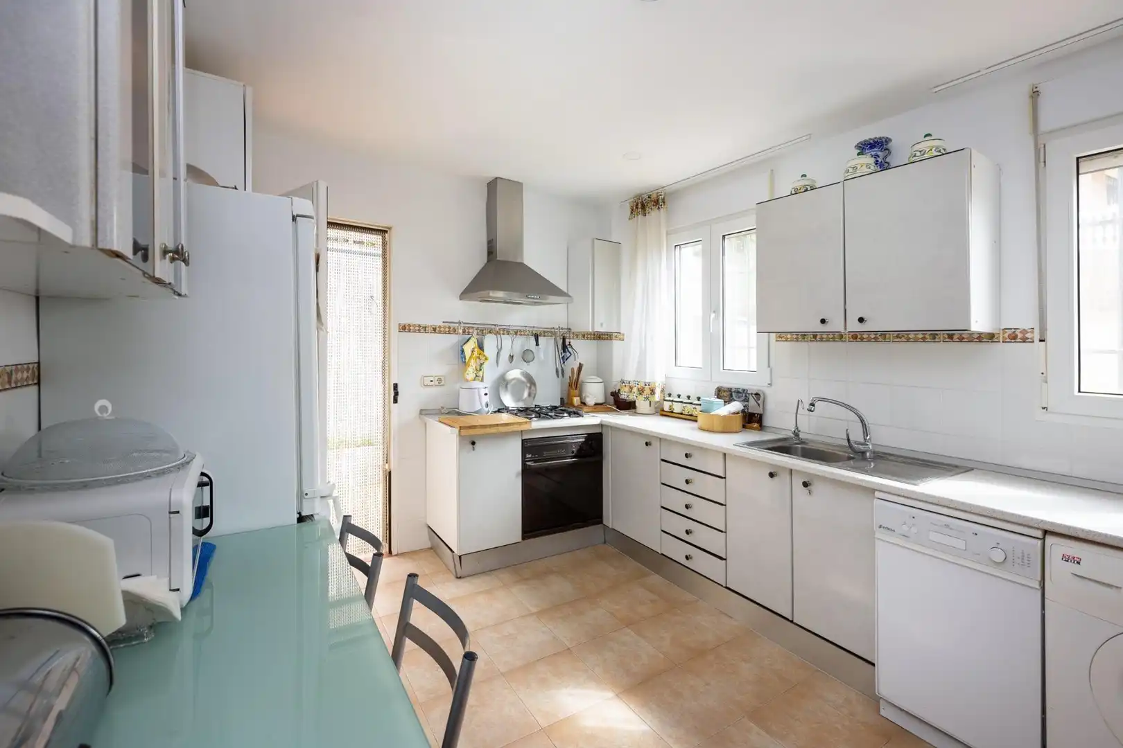 Kitchen of Houses for sale in Barrio de la Vega