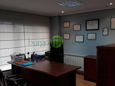 Local comercial en venda a Calle Gran Via De San Marcos 23 3º 23n 24001 Leon