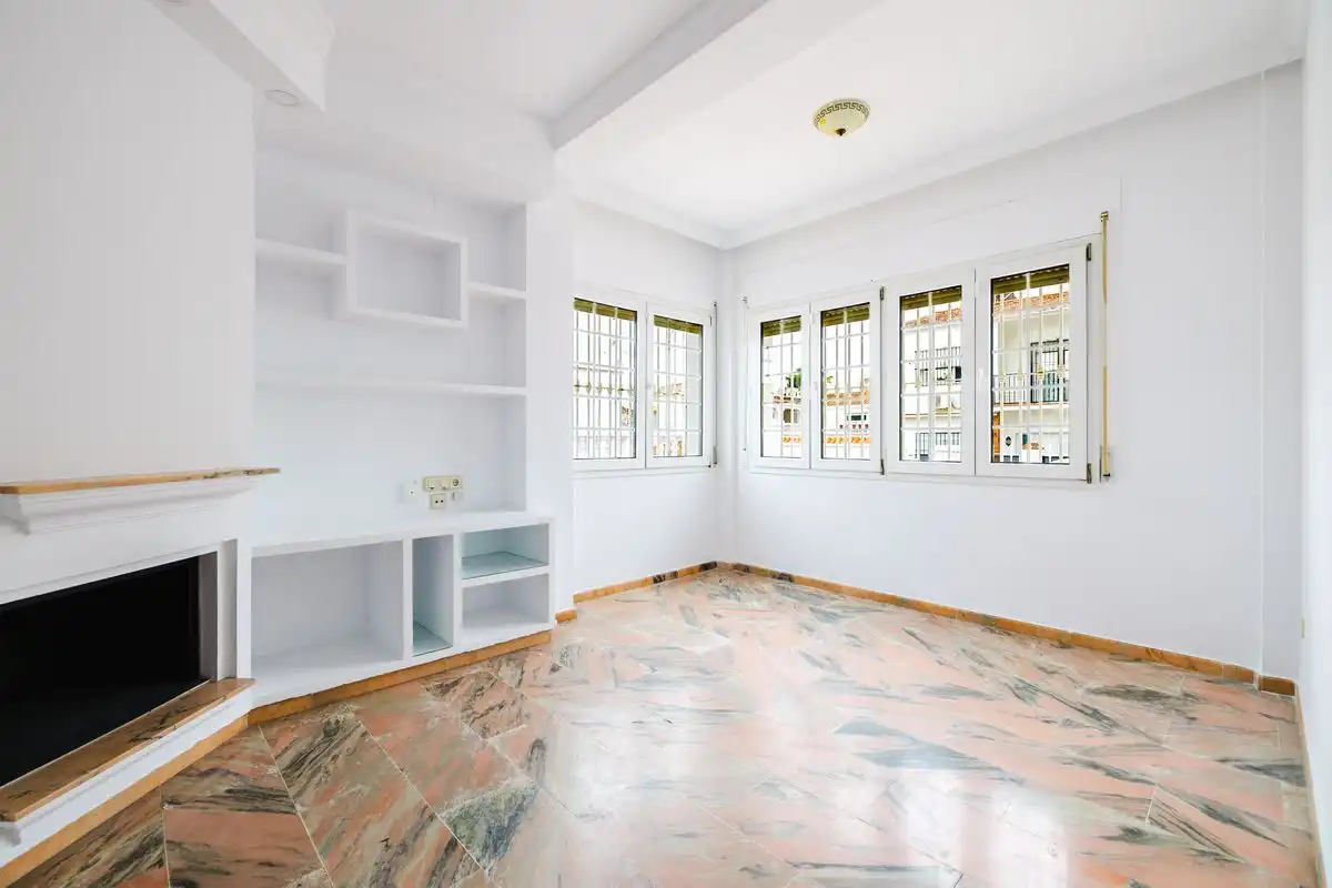 Sala d'estar de Casa adosada en venda en Málaga amb Aire condicionat, Calefacció i Jardí privat