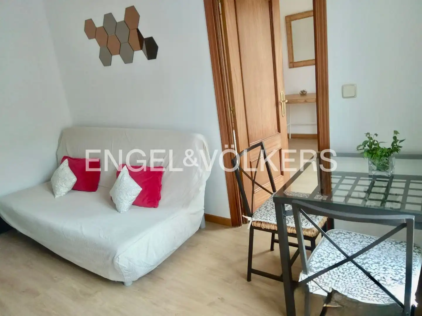 Living room of Flat for rent in  Madrid Capital  with Heating, Parquet flooring and Furnished