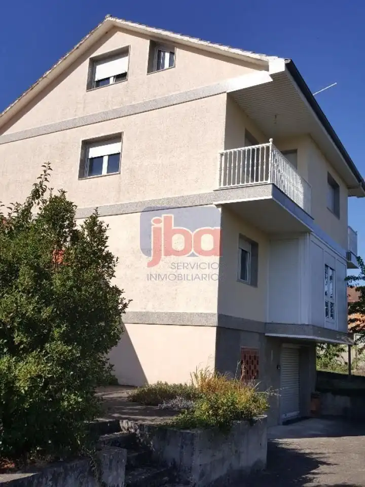 Xalet amb jardí en venda a Toén, imagen 2