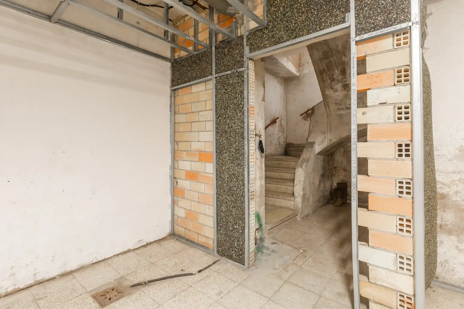 Commercial properties for sale in  Pamplona / Iruña  with Air Conditioner