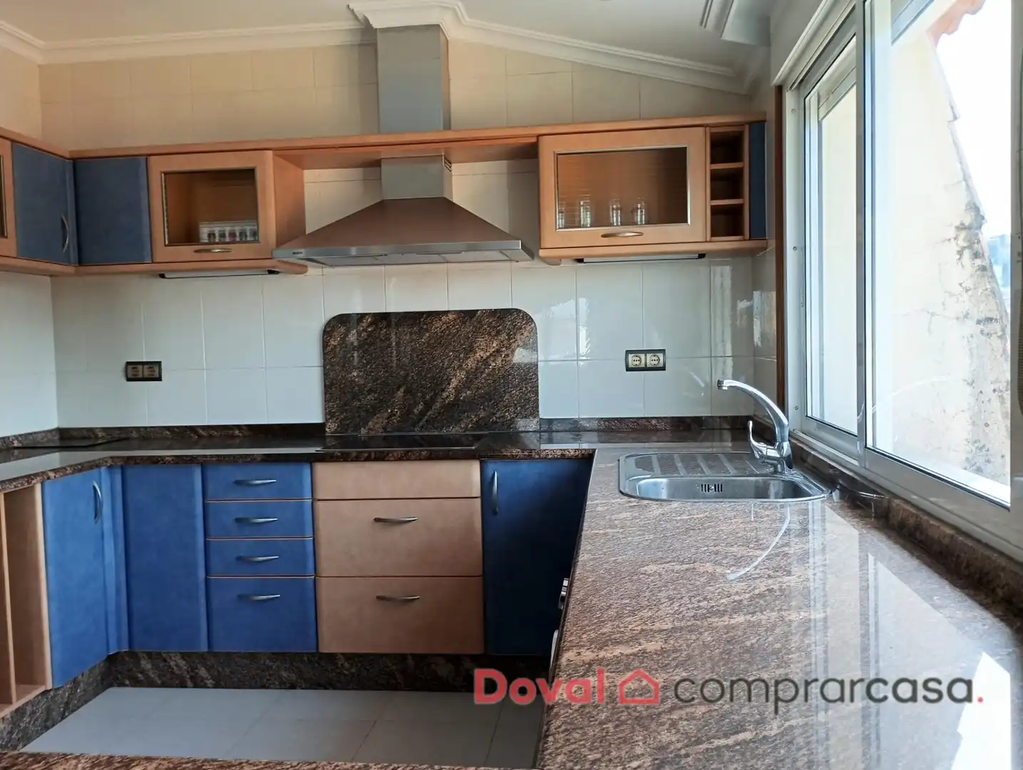 Kitchen of Flat for rent in Vigo   with Heating and Parquet flooring