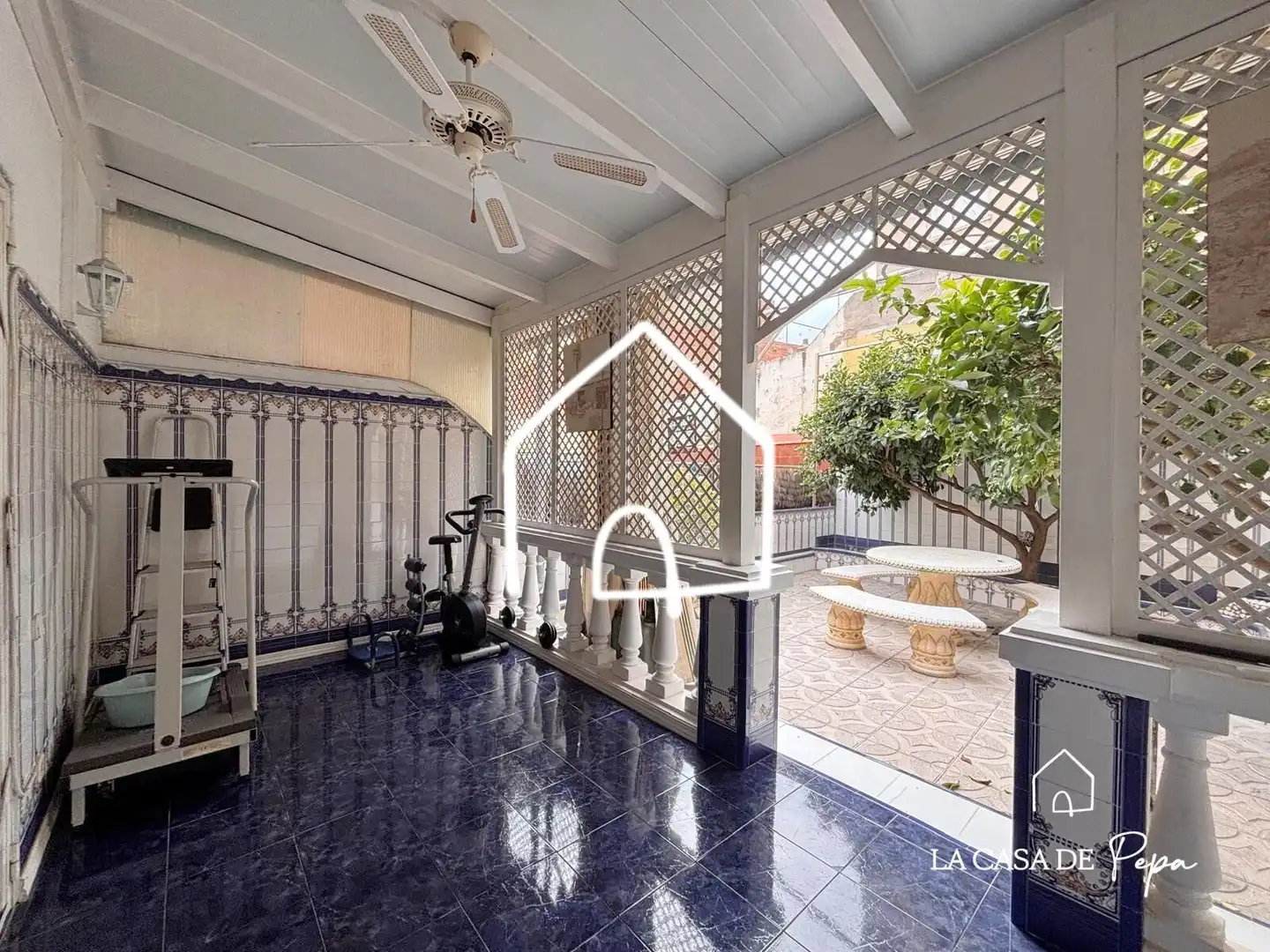 Terraza de Casa adosada en venta en Viladecans con Aire acondicionado, Calefacción y Jardín privado