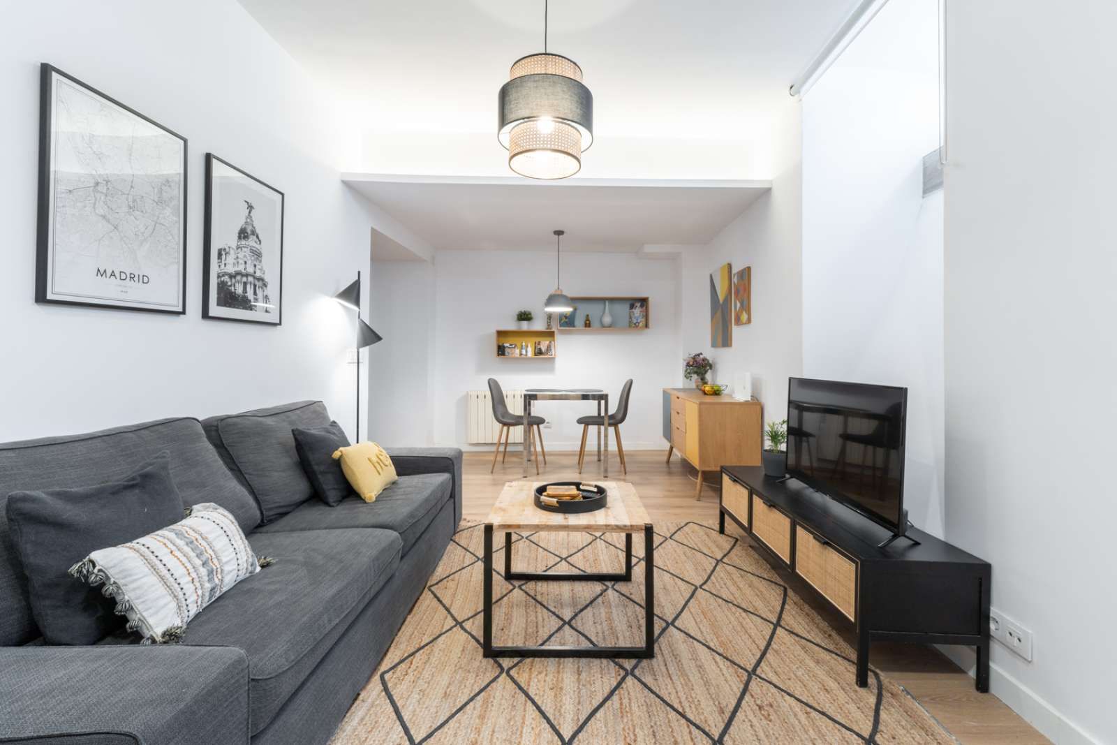 Sala de estar de Apartamento para compartir en  Madrid Capital con Aire acondicionado, Calefacción y Terraza