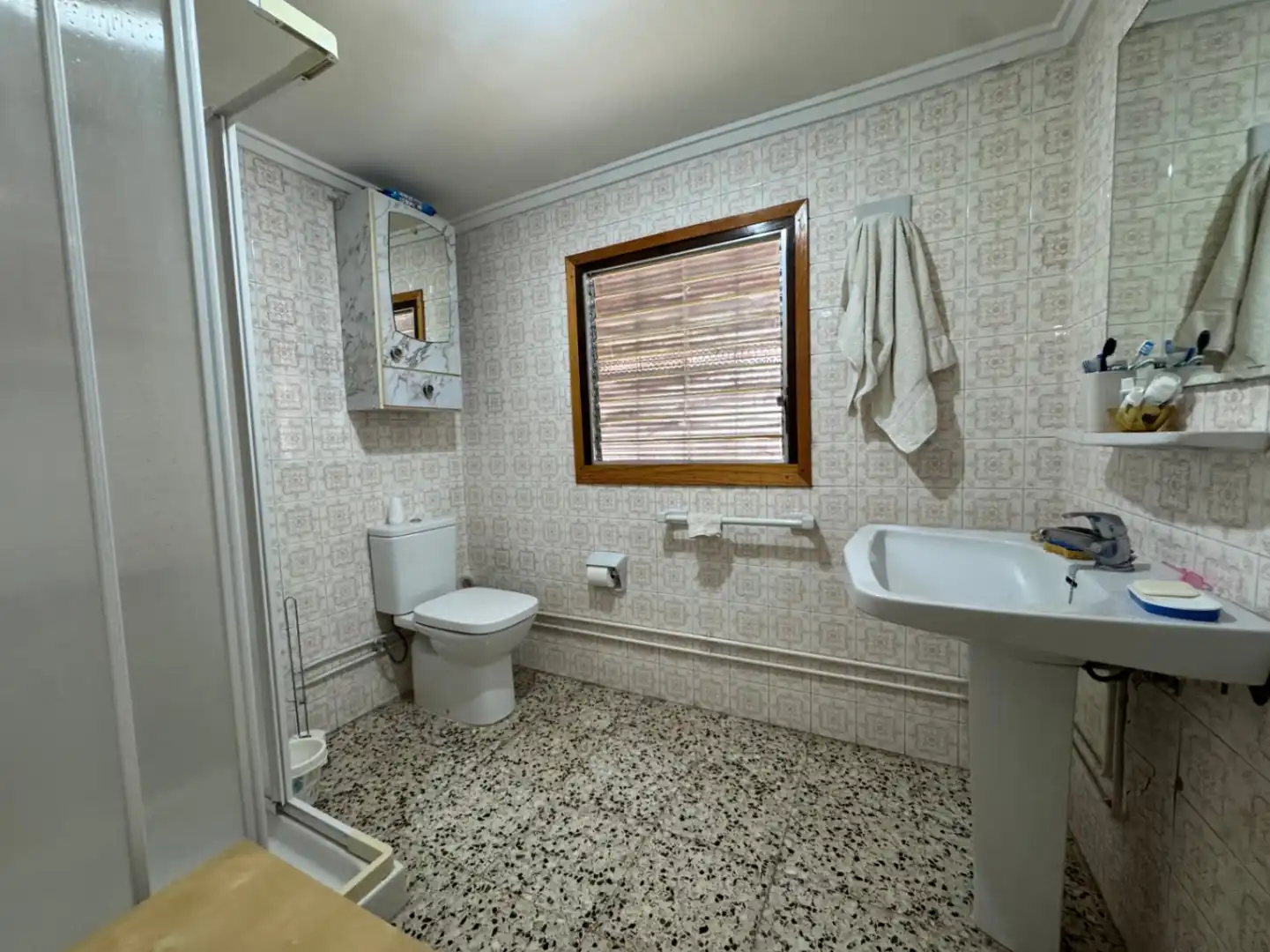 Badezimmer von Country house zum Verkauf in Parcent mit Terrasse