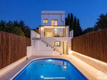 Reihenhaus mit Pool zum Verkauf in Alps