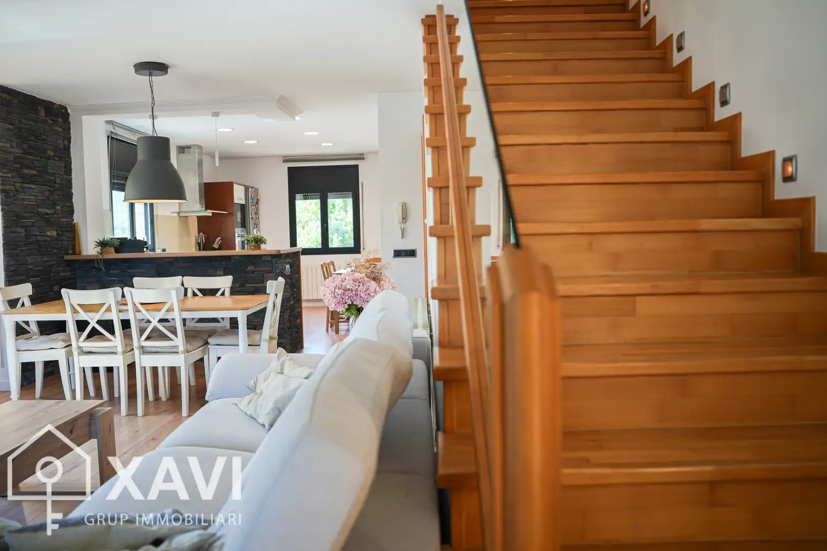 Sala de estar de Casa adosada en venta en Cabrera d'Anoia con Aire acondicionado, Calefacción y Jardín privado