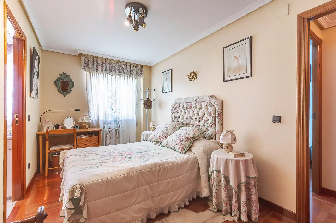 Habitación de Dúplex en venta en Madrid con Calefacción y Terraza