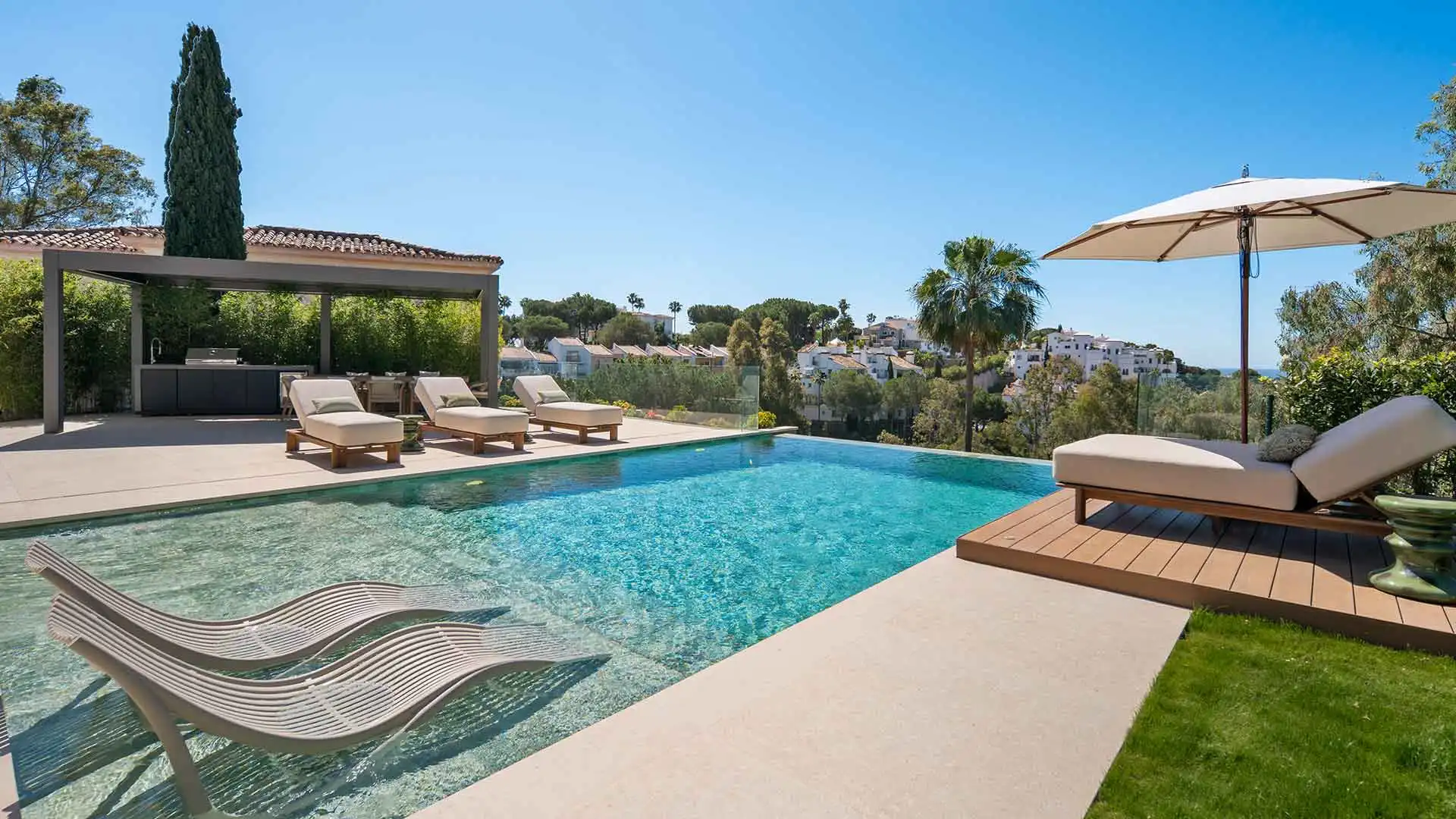 Piscina de Casa o xalet en venda en Benahavís amb Aire condicionat, Jardí privat i Terrassa