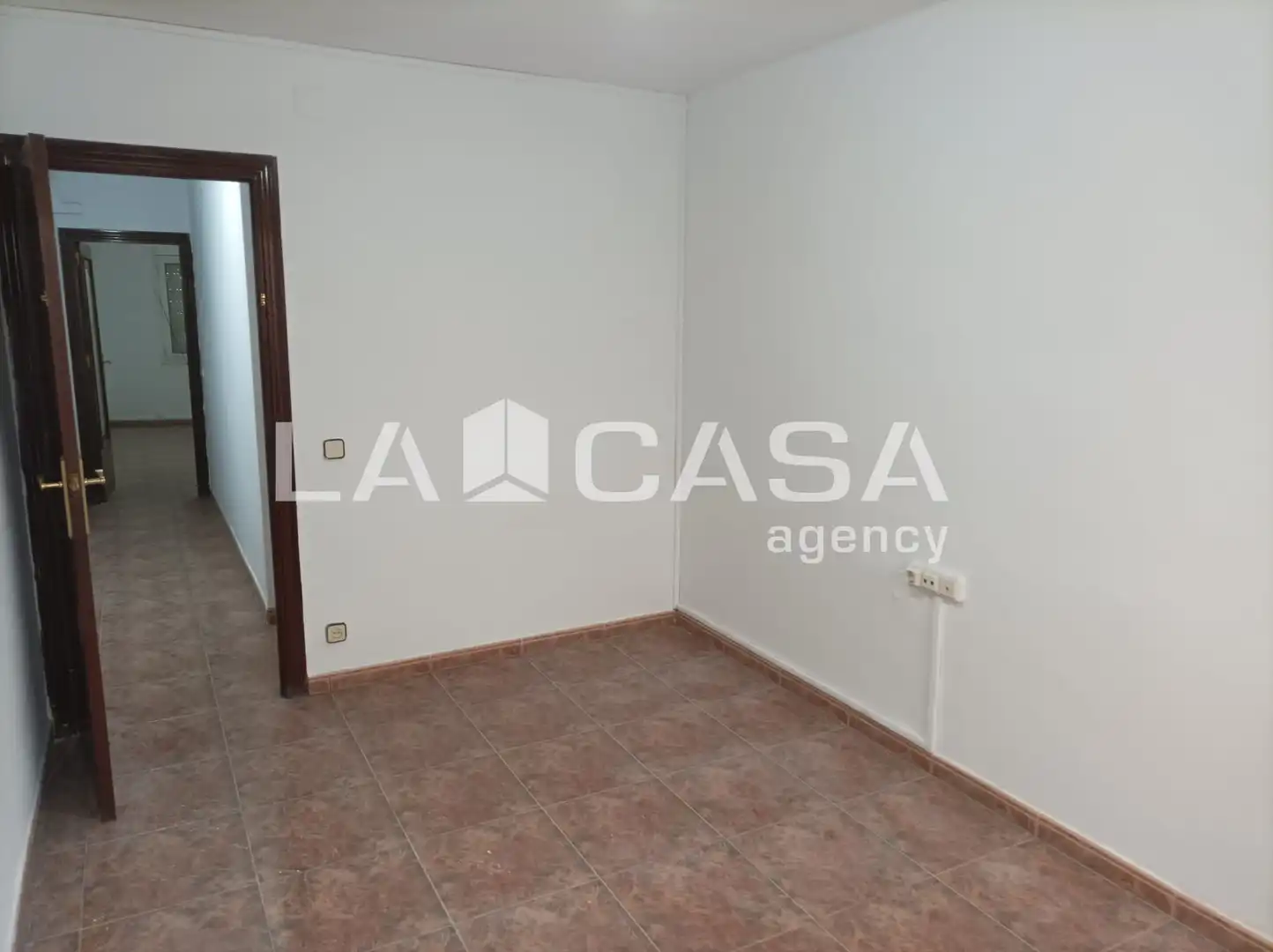 Piso en venta en Santa Coloma de Gramenet con Calefacción, Terraza y Trastero