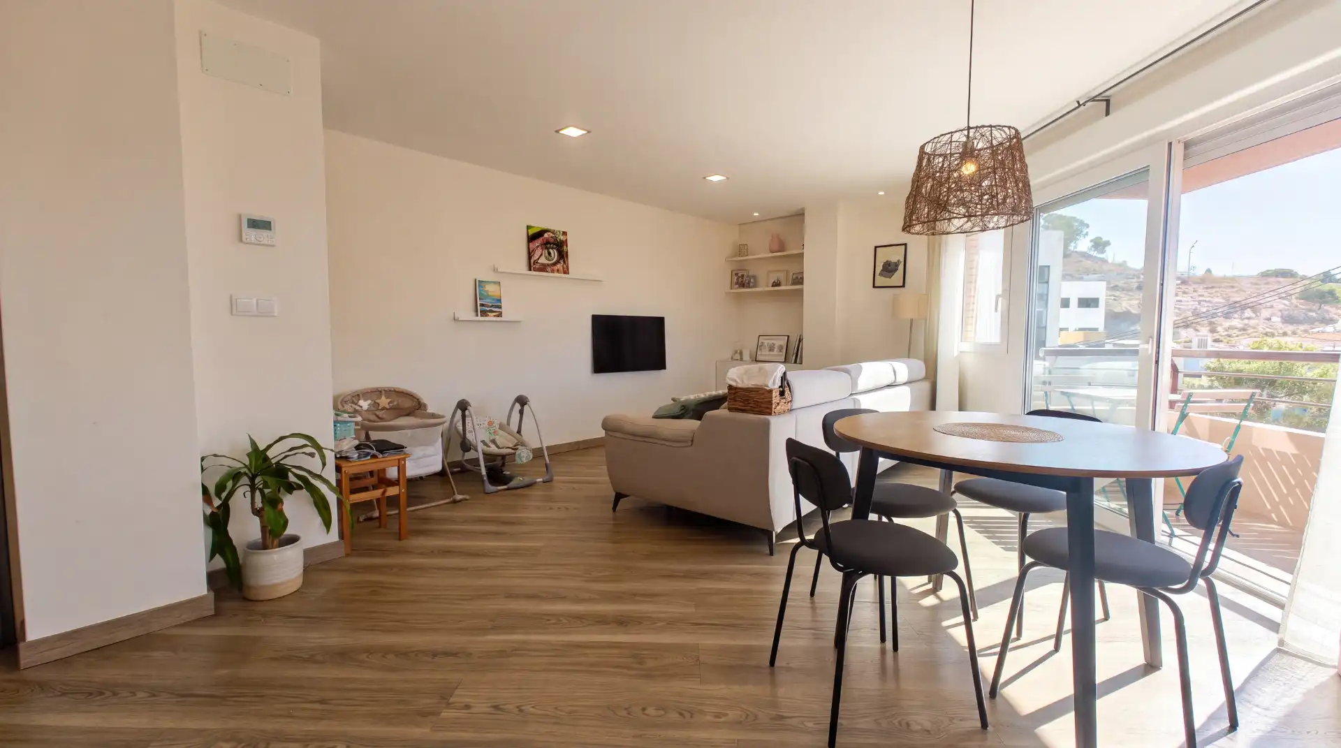 Sala d'estar de Pis en venda en Alicante / Alacant amb Aire condicionat, Calefacció i Parquet