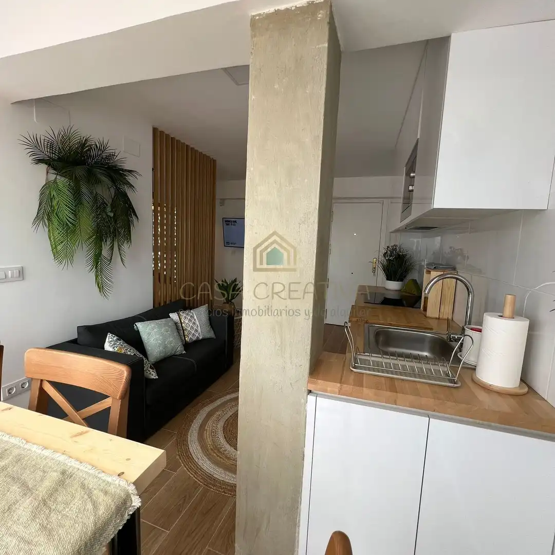 Sala de estar de Estudio en venta en Sueca con Aire acondicionado, Calefacción y Amueblado