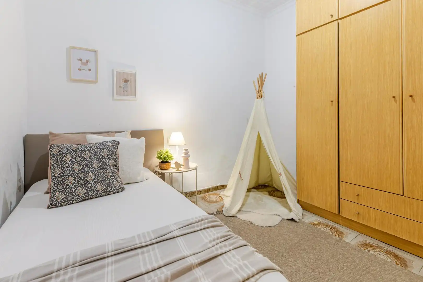 Habitación de Planta baja en venta en Alginet con Alarma