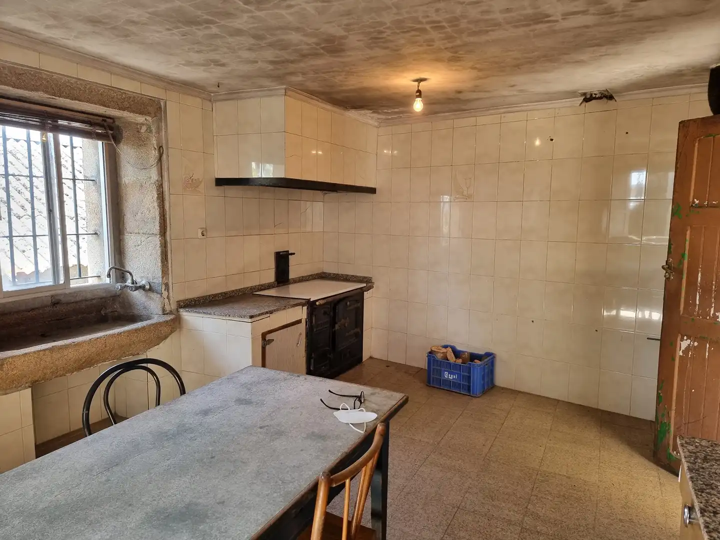 Küche von Haus oder Chalet zum Verkauf in Santiago de Compostela  mit Privatgarten und Terrasse