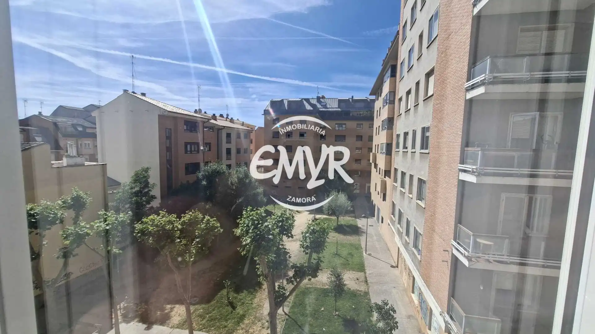 Parkplatz von Wohnung zur Miete in Zamora Capital  mit Heizung, Ofen und Waschmaschine