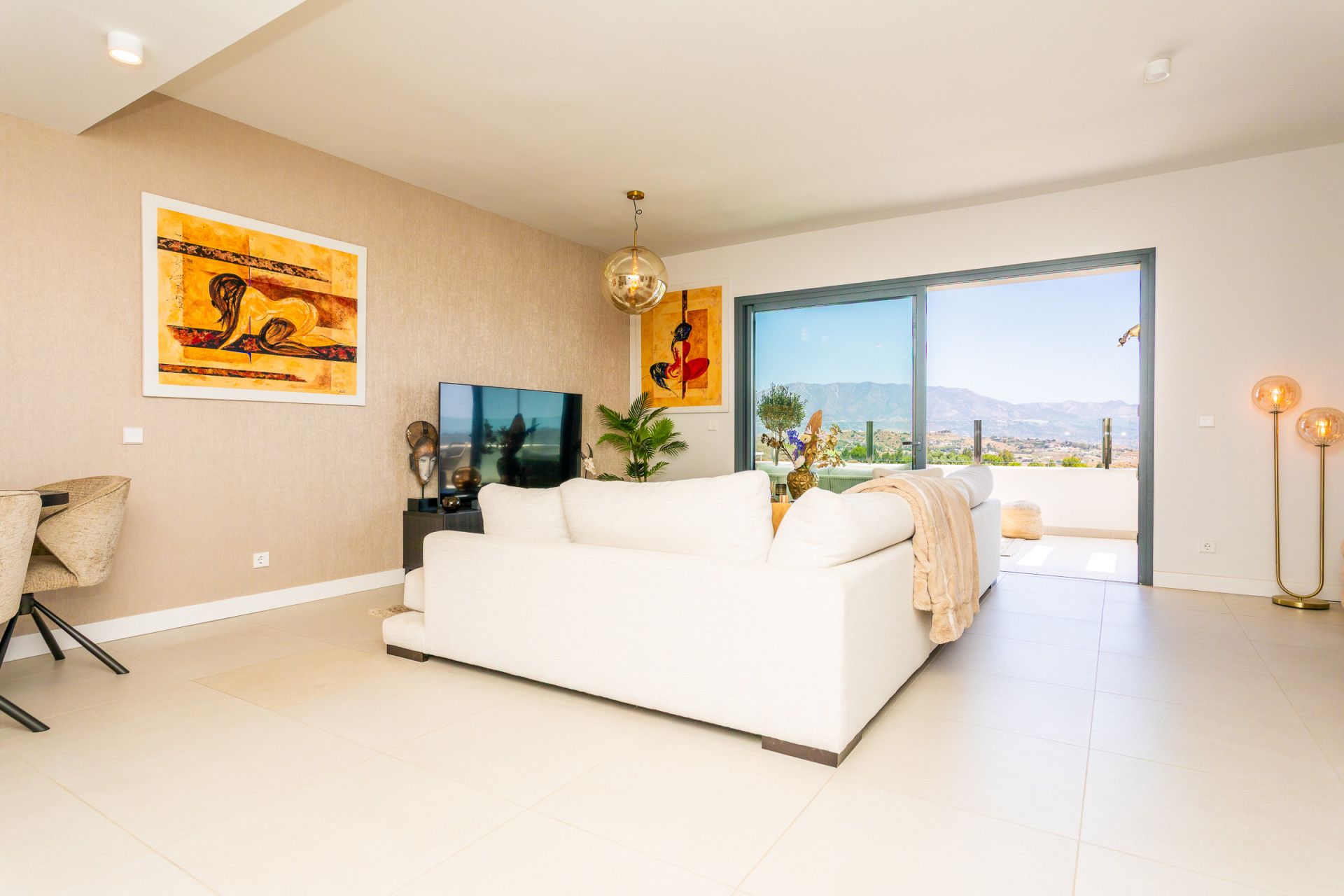 Sala d'estar de Apartament en venda en Mijas amb Aire condicionat, Terrassa i Piscina