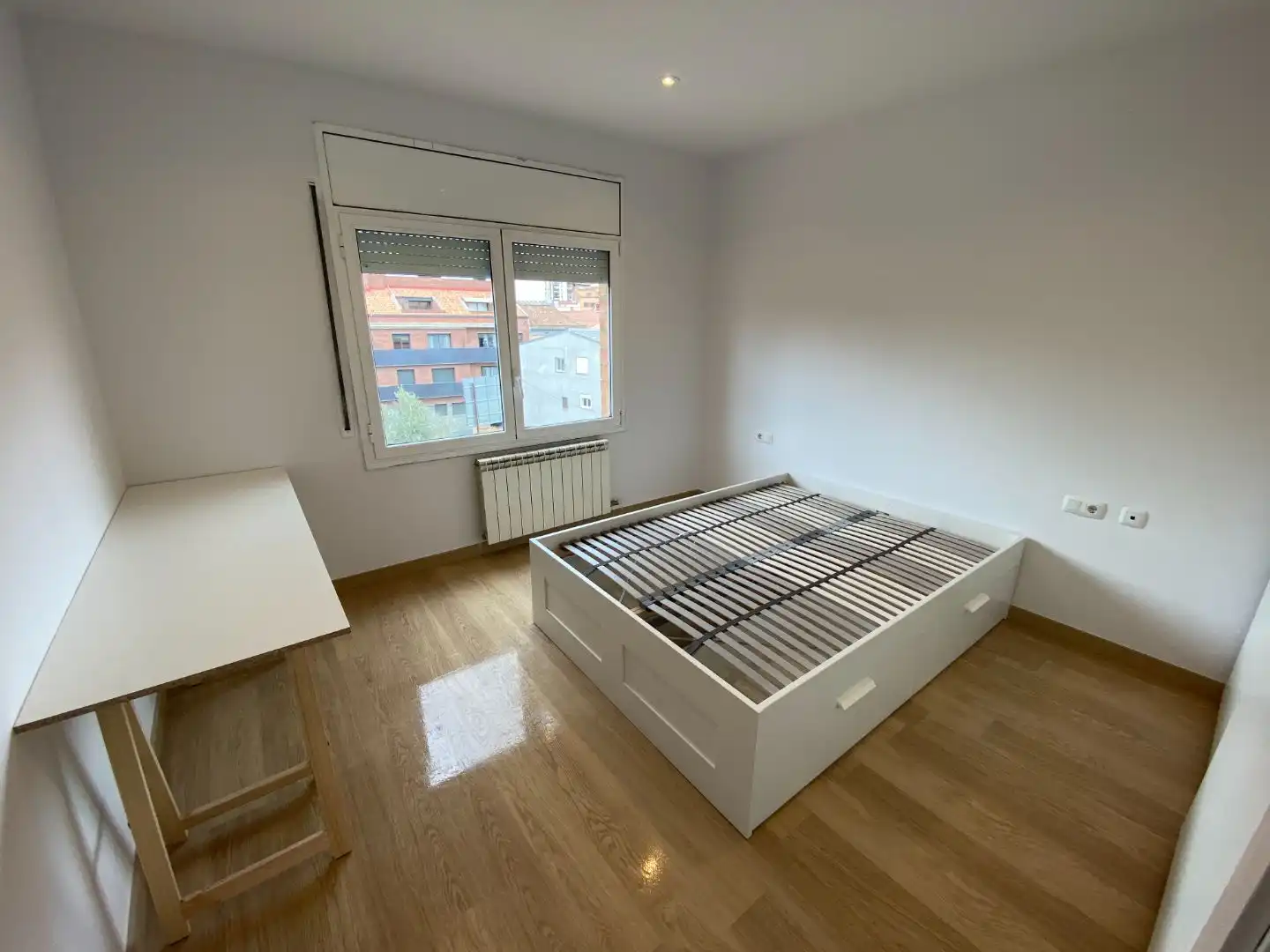 Habitación de Piso para compartir en Manresa con Aire acondicionado, Calefacción y Parquet